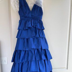 Mac Duggal Ruffle Tiered Pleated Sleeveless V Neck Gown